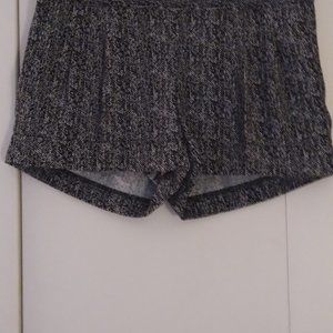 Express tweed city short